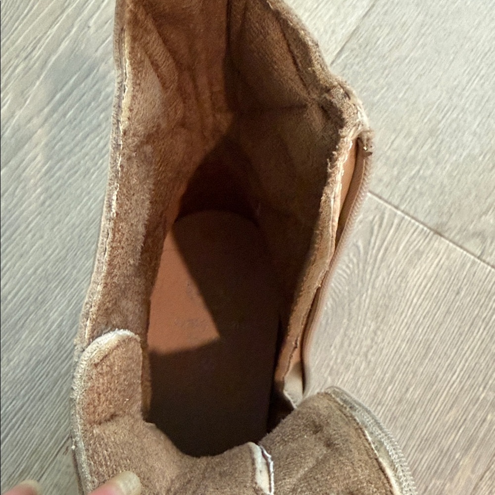 Quilted Ankle Boot in Light Beige - Picture 7 of 8